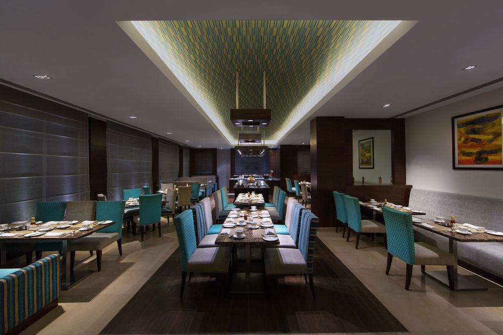 Four Points By Sheraton Vadodara Kültér fotó