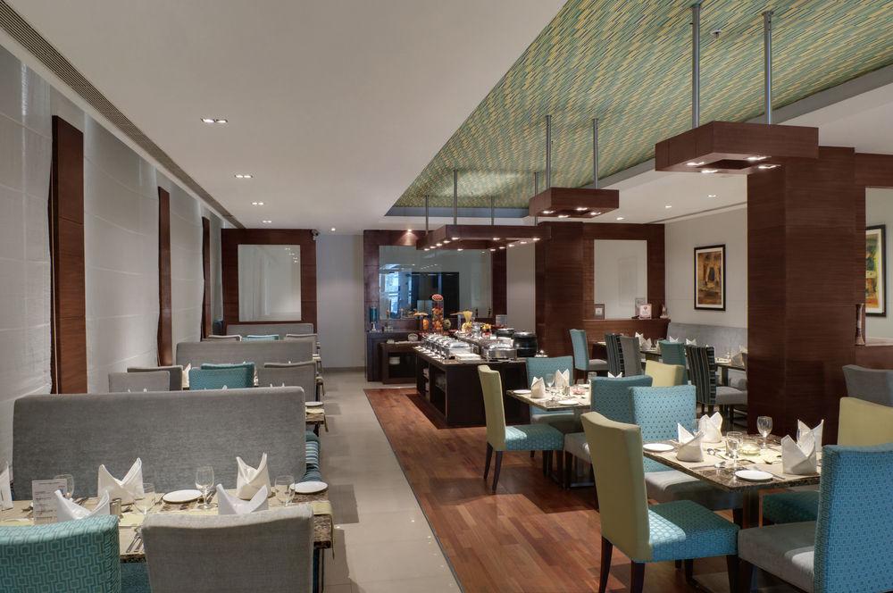Four Points By Sheraton Vadodara Kültér fotó