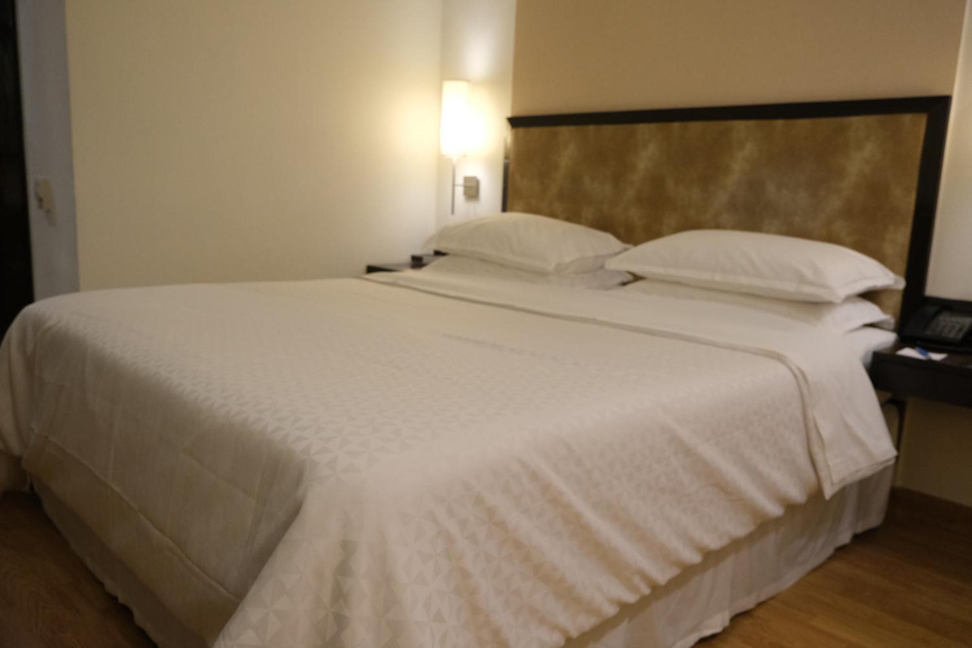 Four Points By Sheraton Vadodara Kültér fotó