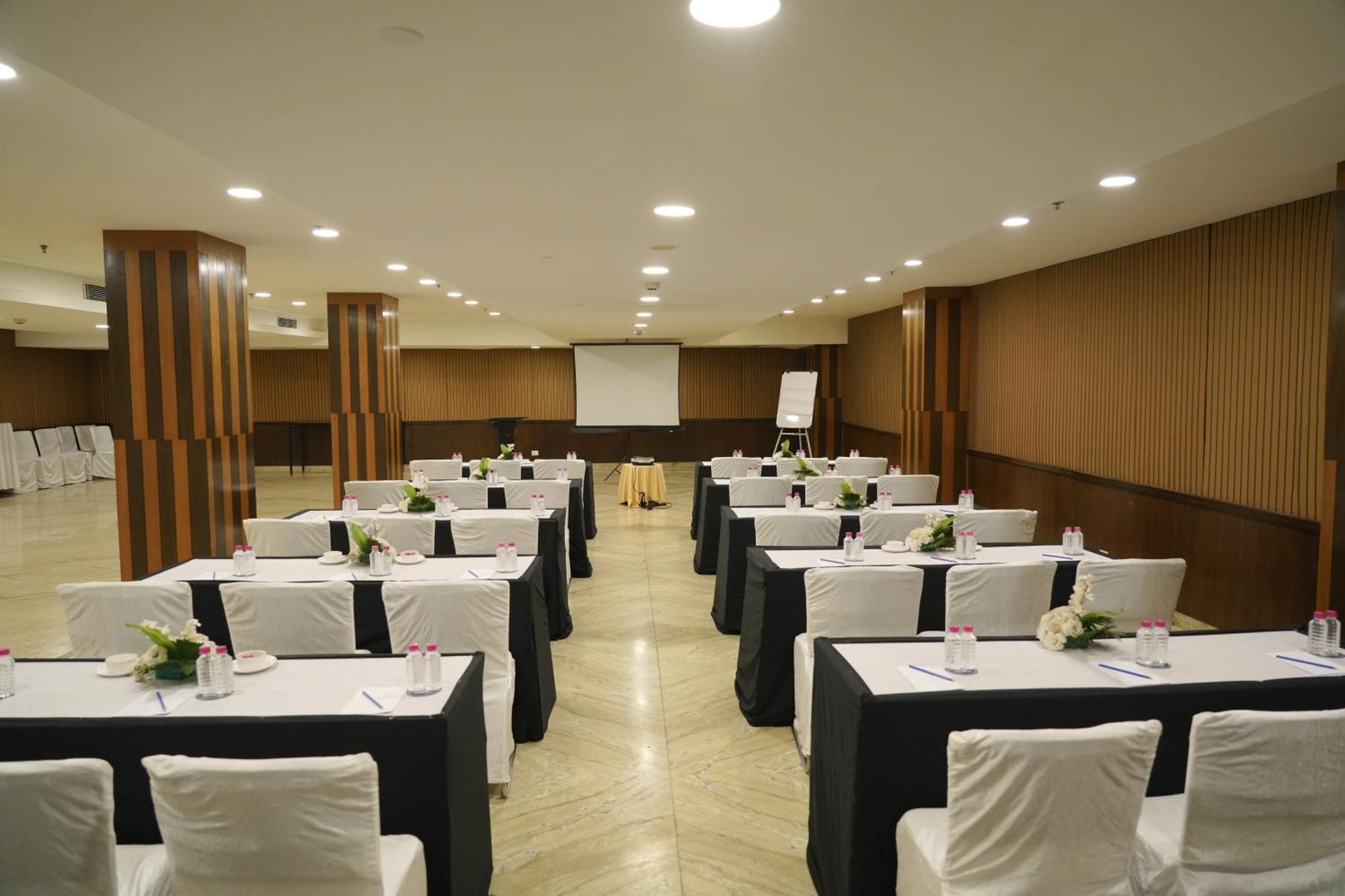 Four Points By Sheraton Vadodara Kültér fotó