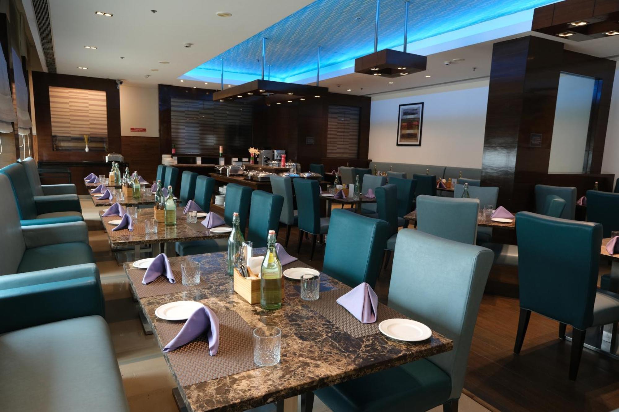 Four Points By Sheraton Vadodara Kültér fotó