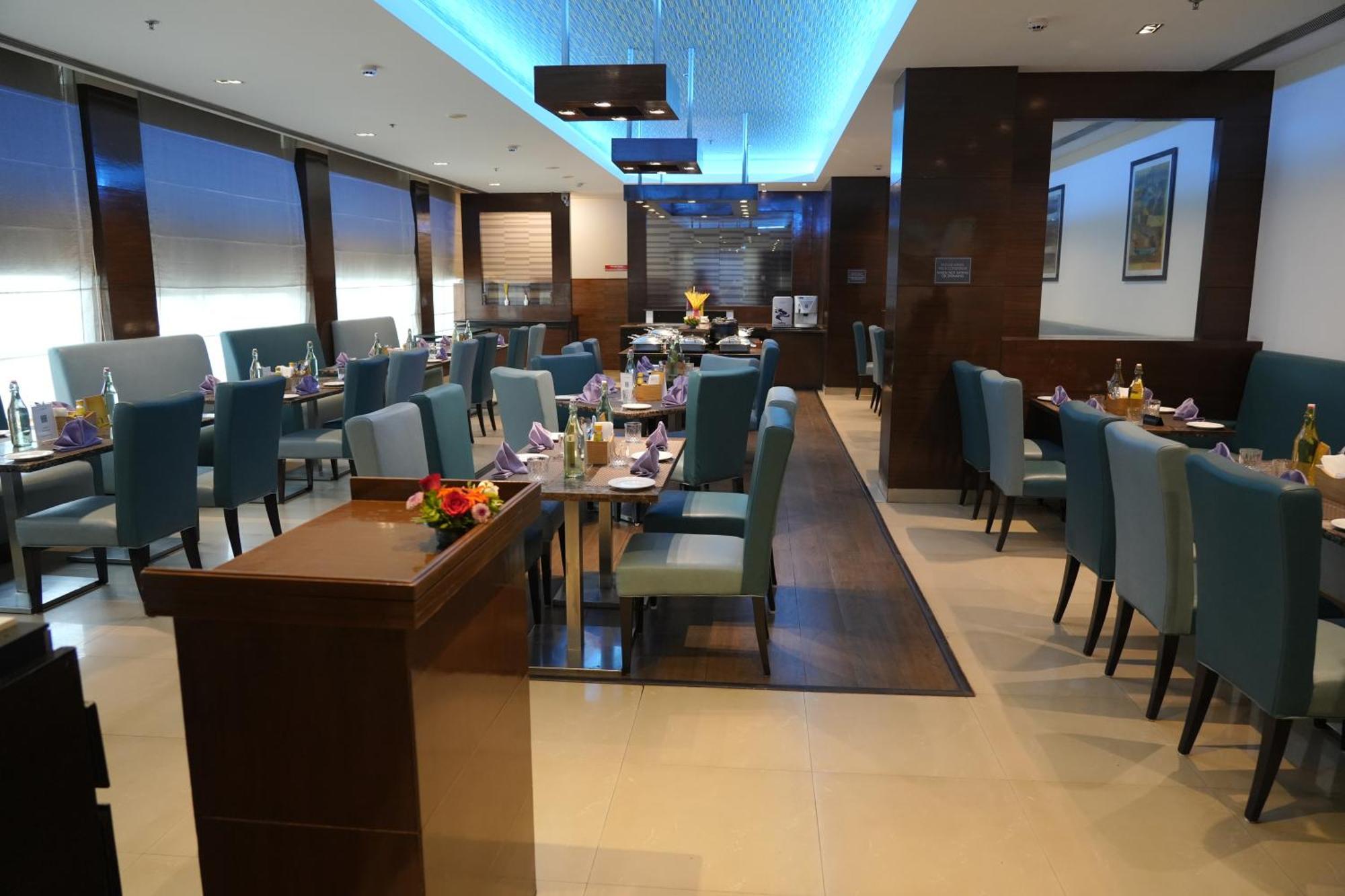 Four Points By Sheraton Vadodara Kültér fotó