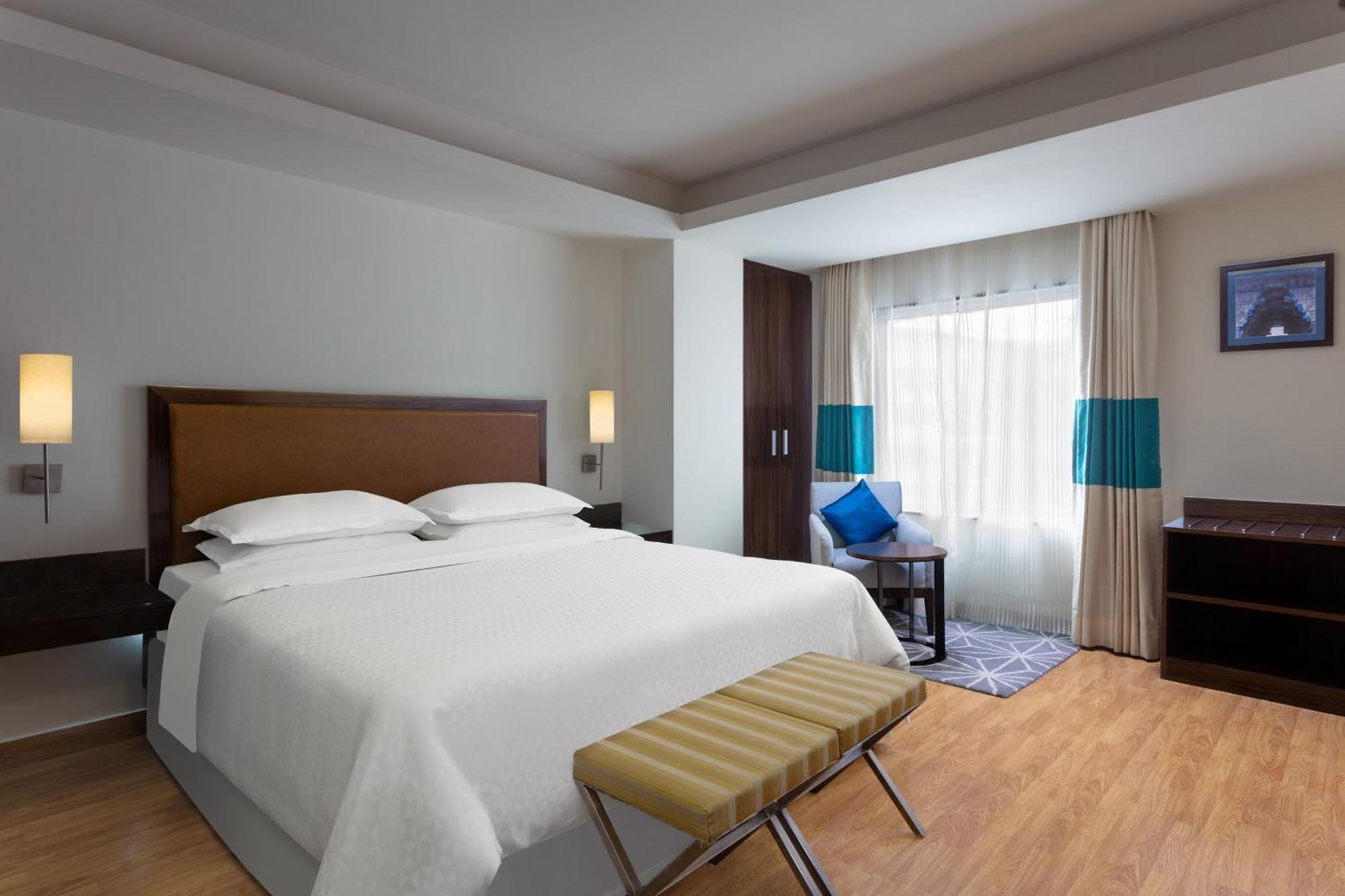 Four Points By Sheraton Vadodara Kültér fotó