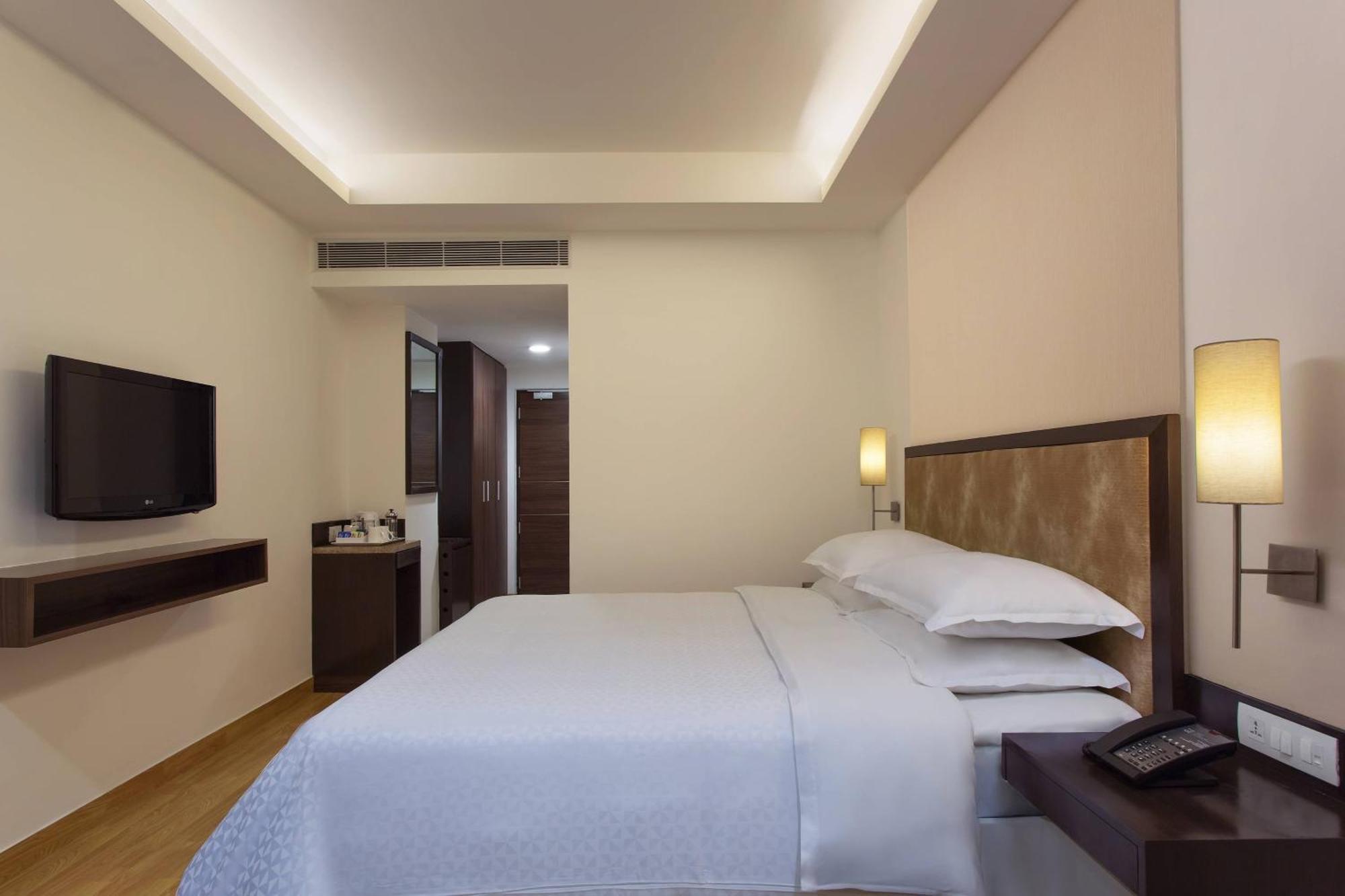 Four Points By Sheraton Vadodara Kültér fotó