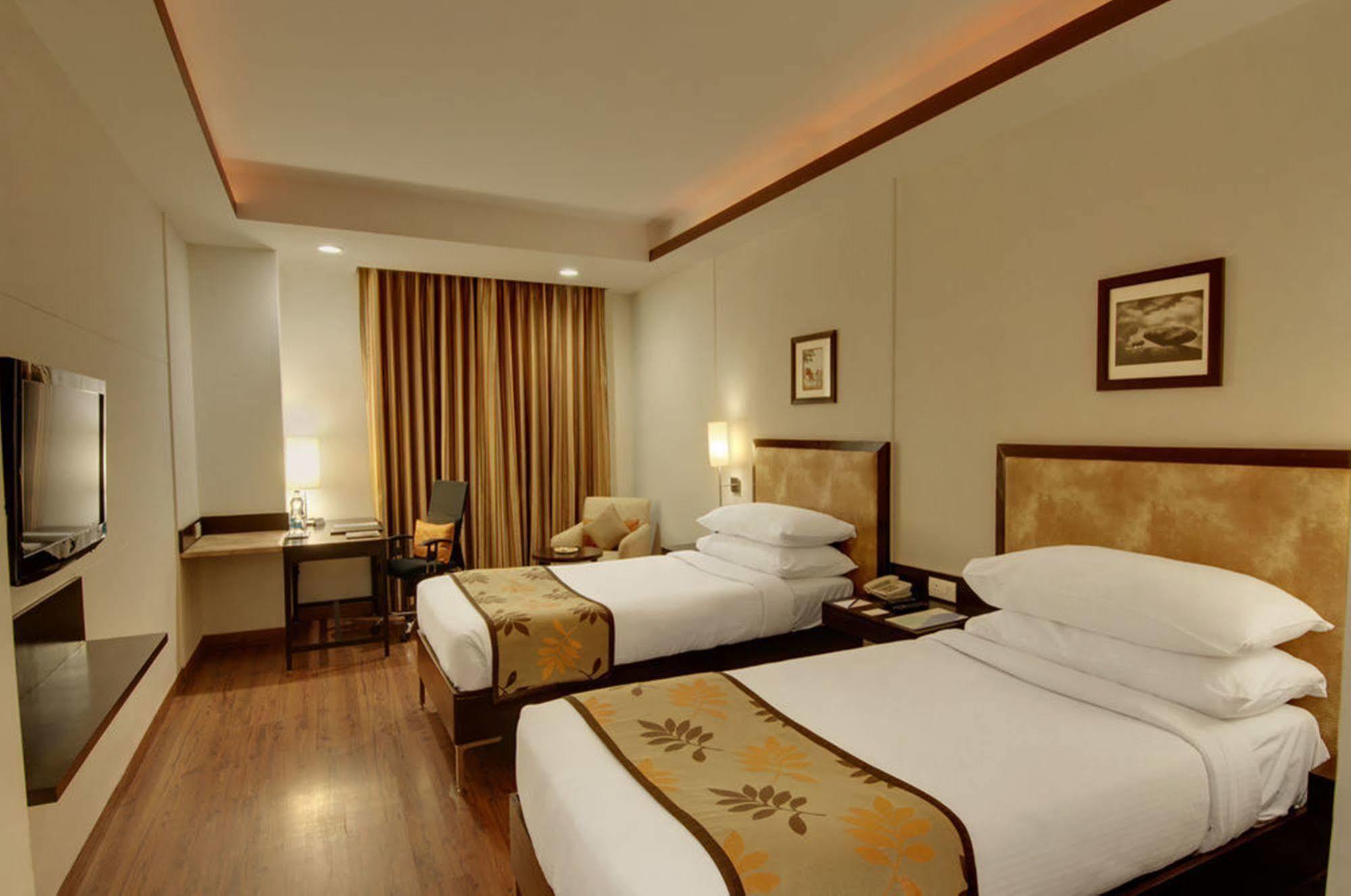 Four Points By Sheraton Vadodara Kültér fotó